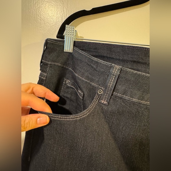 NYDJ Classic dark blue Women's ankle Jeans with ankle zipper 18w - Picture 3 of 7